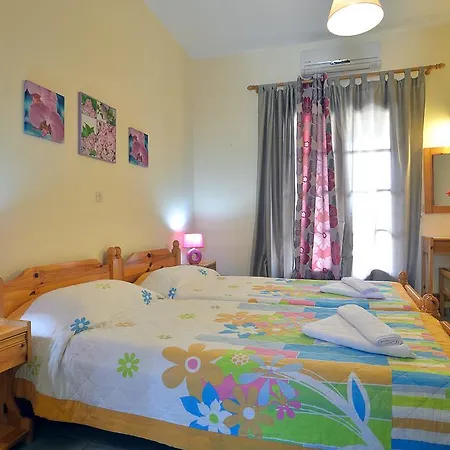 Feeloxenia Corfu * Acharavi (Corfu)