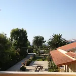 公寓 Feeloxenia Corfu 阿查拉维