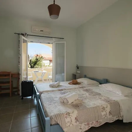 Апартаменты Feeloxenia Corfu *