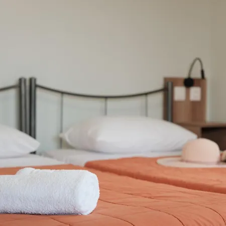 Feeloxenia Corfu * 阿查拉维