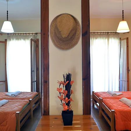 Feeloxenia Corfu Апартаменты Ахарави