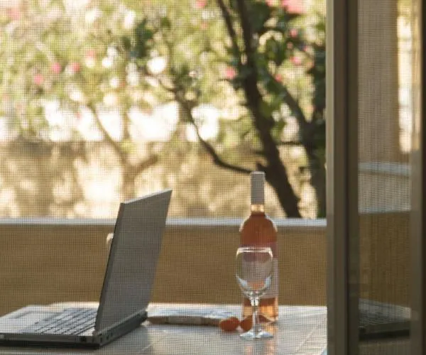 Feeloxenia Corfu * Acharavi (Corfu)