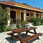 Feeloxenia Corfu Апартаменты
