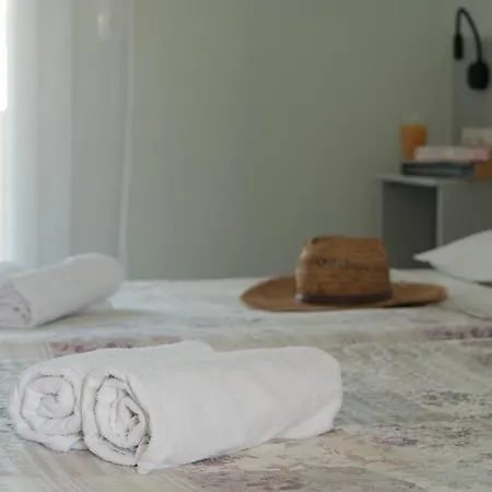 Feeloxenia Corfu 아카라비