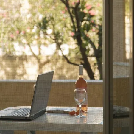 Feeloxenia Corfu * 아카라비